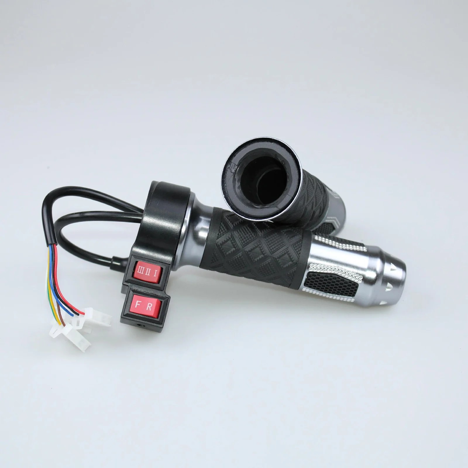 Throttle-handle-bar-with-switches-in-metallic-throttle-for-electric-bike-e-bike-at-best-price-in-Pakistan-8.jpg Electric Bicycle Throttle Handle Switched E-Bike with 2 Switches - Image 2